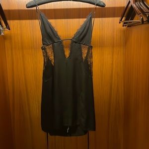 A R E Y O U A M I Zylle Dress XS in black
